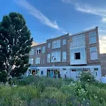 Apartment Op De Hoek